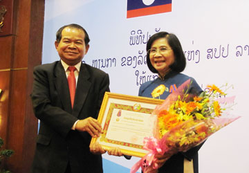 ລັດລາວ ມອບຫຼຽນໄຊ, ຫຼຽນກາໃຫ້ແກ່ໝູ່ຄະນະ, ສ່ວນບຸກຄົນຂອງຫວຽດນາມ